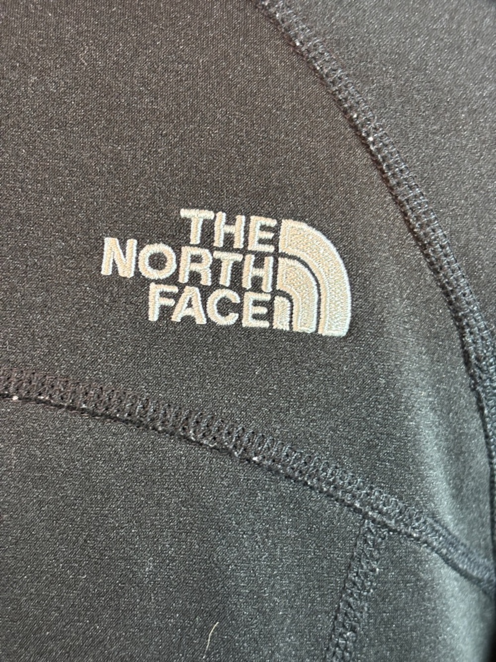 The North Face Black Full-Zip Softshell Jacket - Picture 5 of 6